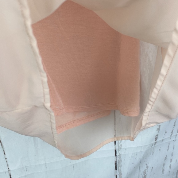 5 for $20 Banana Republic blouse - Picture 5 of 5